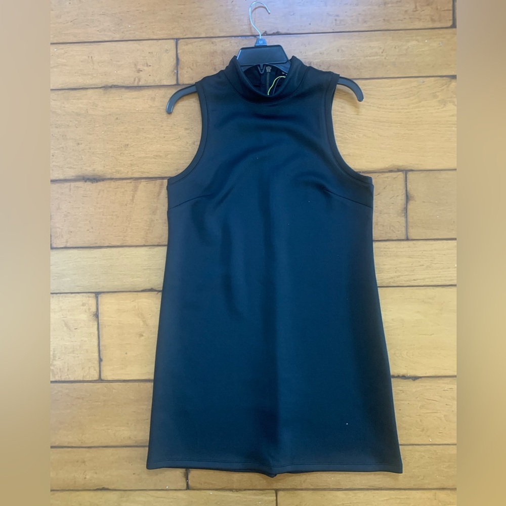 NWT BCBG Generation Sleeveless Black Dress. Size M.